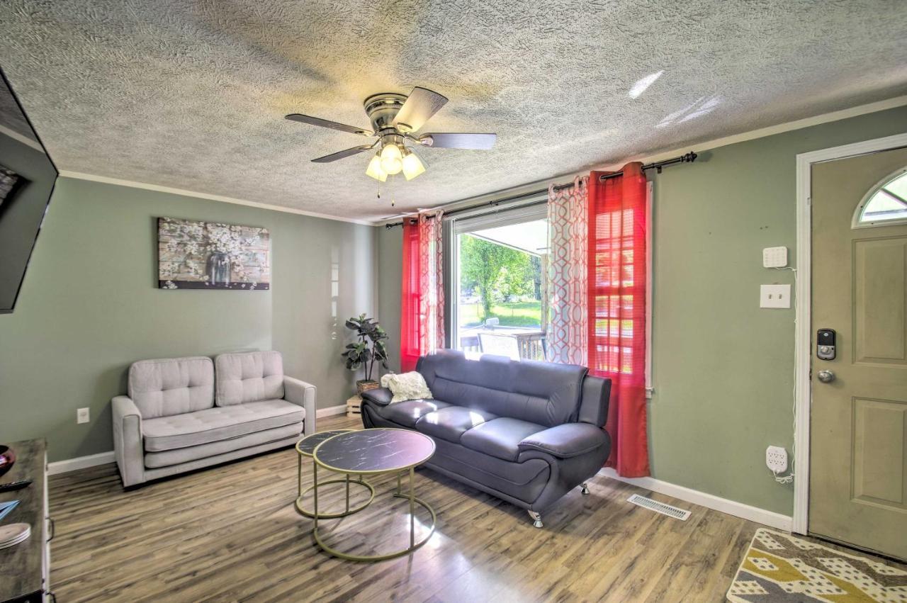 Dog-Friendly Fayetteville Home With Hot Tub! 외부 사진