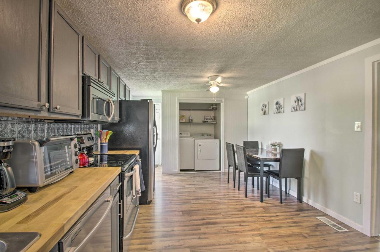 Dog-Friendly Fayetteville Home With Hot Tub! 외부 사진