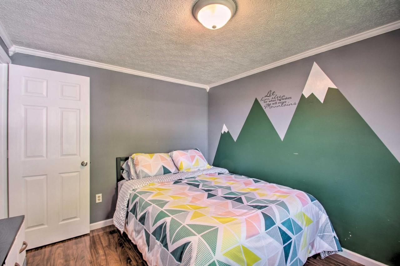 Dog-Friendly Fayetteville Home With Hot Tub! 외부 사진