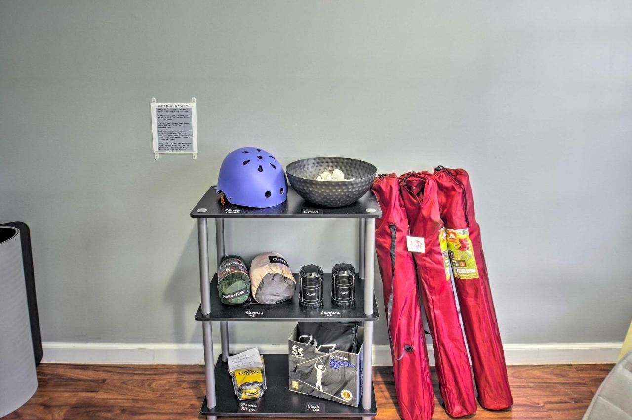 Dog-Friendly Fayetteville Home With Hot Tub! 외부 사진
