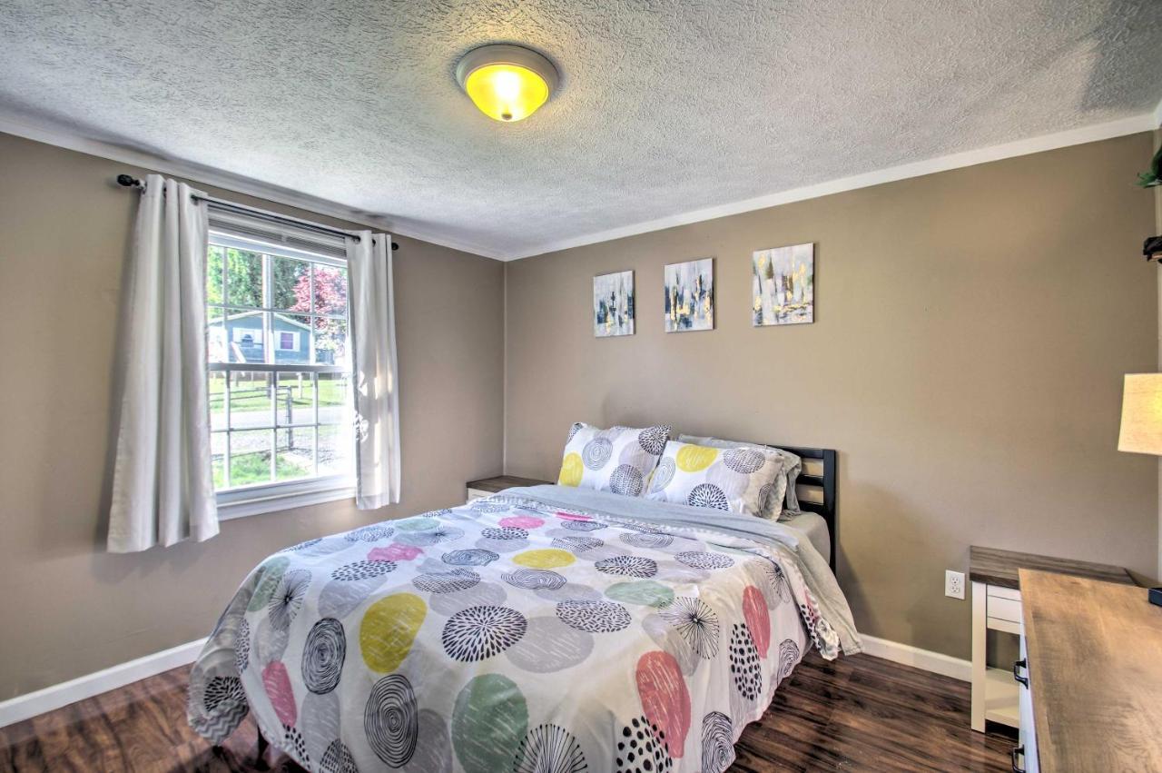 Dog-Friendly Fayetteville Home With Hot Tub! 외부 사진